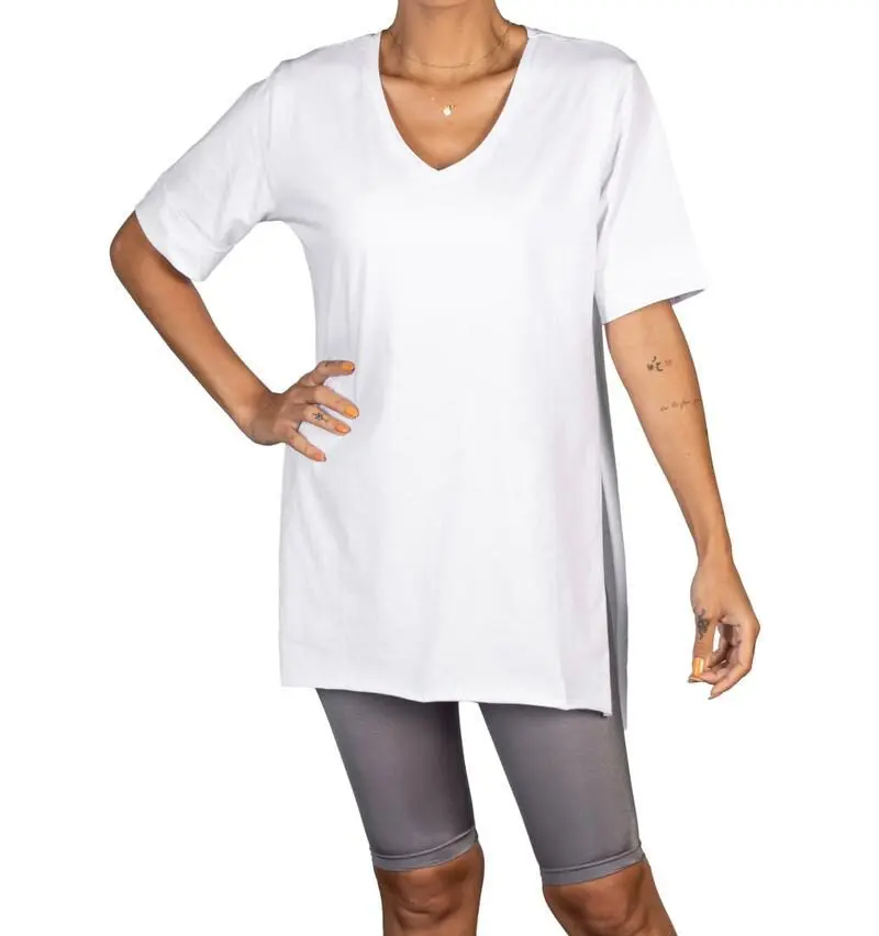 UNBOX®️ V-neck side-slit white t-shirt- ¾ Sleeve