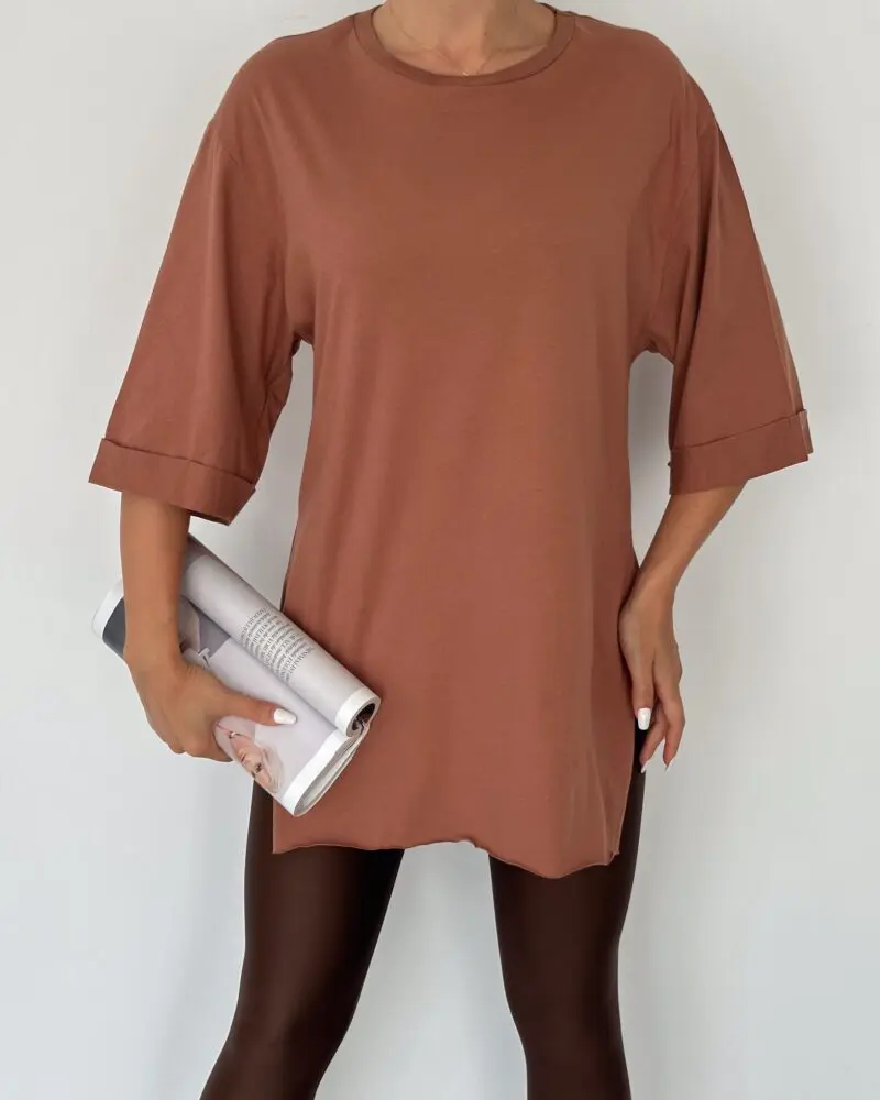 Round-neck side-slit brown t-shirt-¾ Sleeve