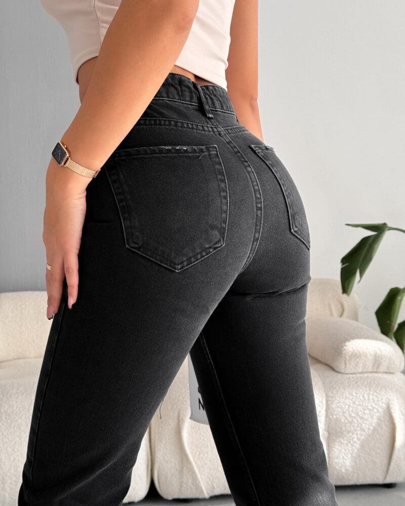 Black Classic Jeans