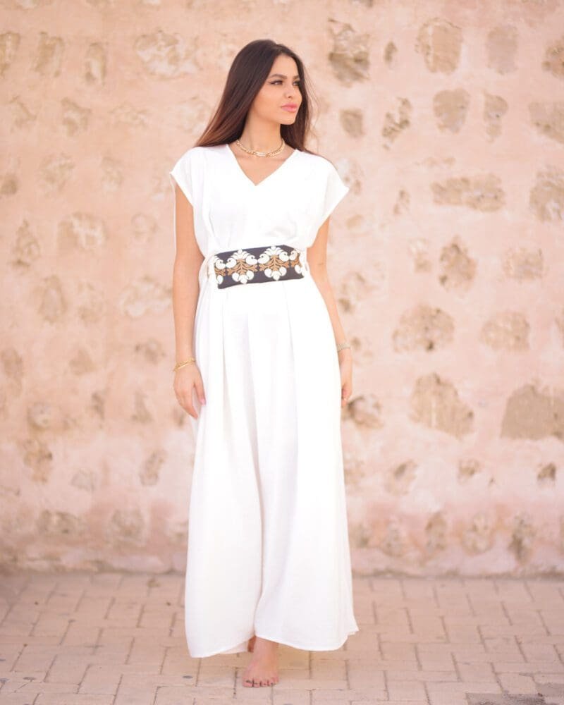Rum (رم) Kaftan - White
