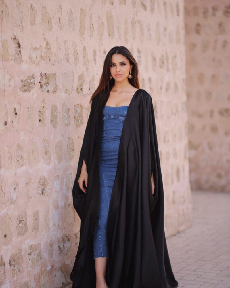 Yamama (يمامة) Abaya - Black