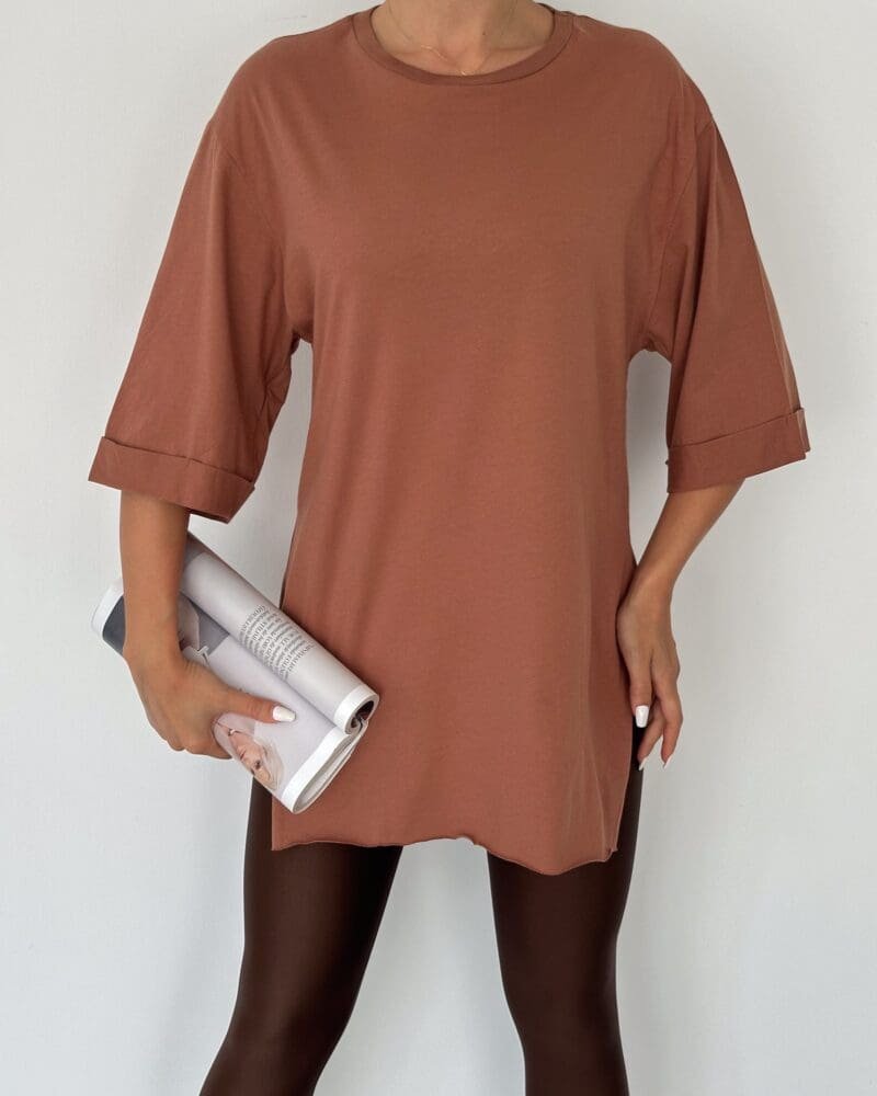 Round-neck side-slit brown t-shirt-¾ Sleeve