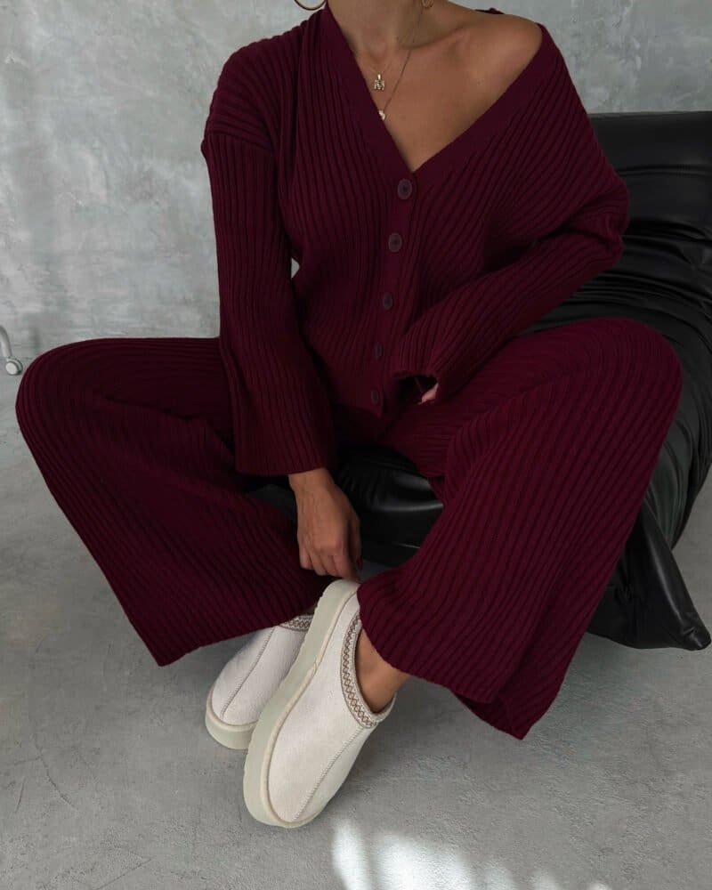 Bordeaux Breeze - Maroon