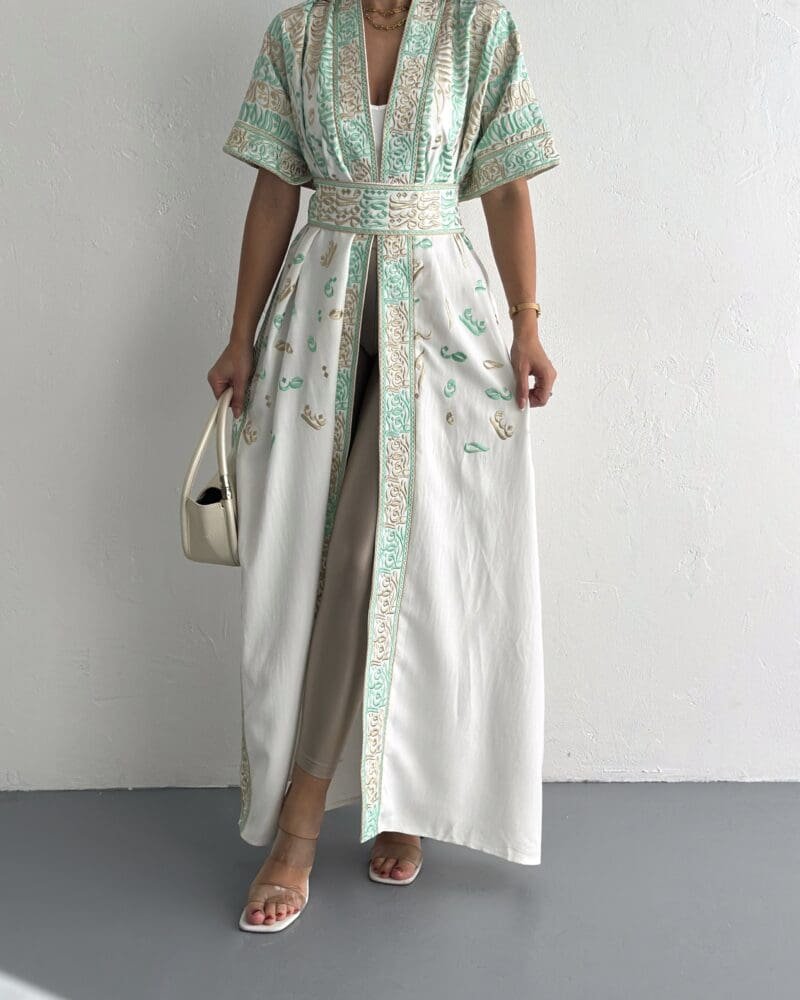 Arabic Embroiderd White Kaftan With Belt