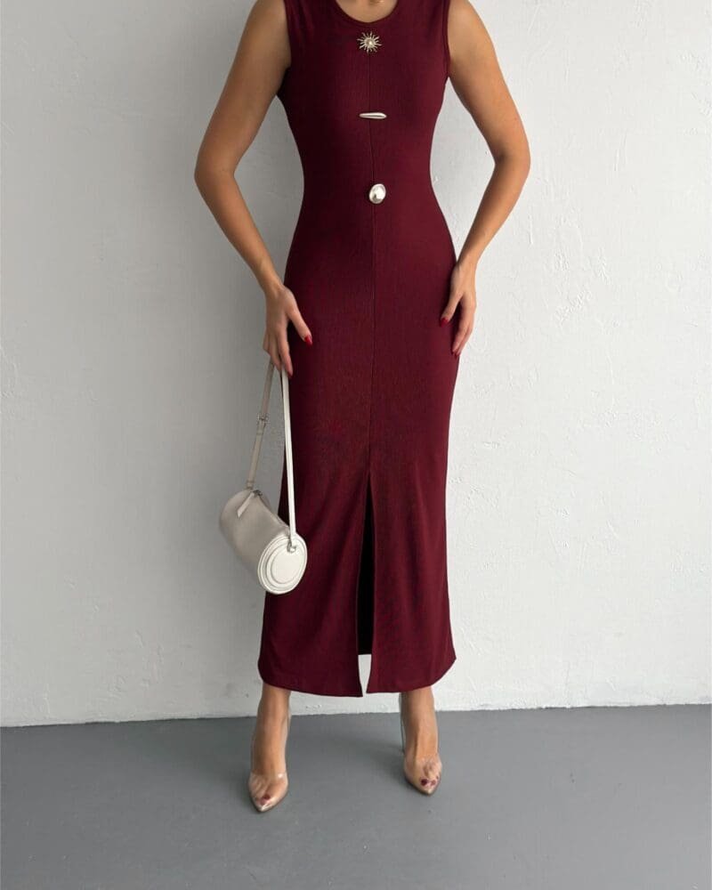 Elegant Ribbed Midi Dress with Gold Accents-Maroon