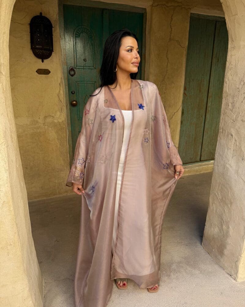 Nojoum Abaya