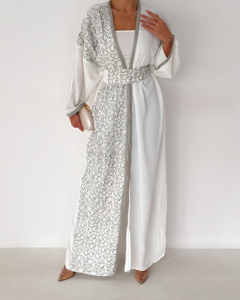 Aurelia Embroidered Bisht - White