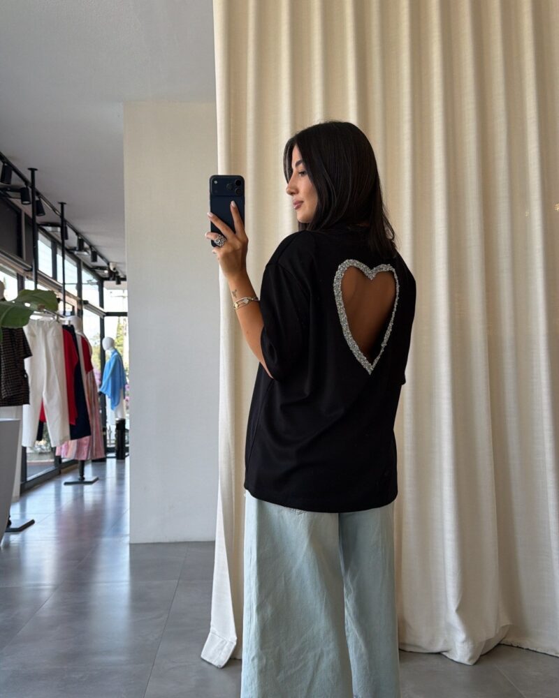 Heart On My Back Tee-Black